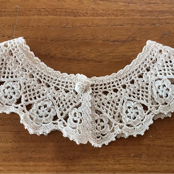 Two Vintage Hand Crochet Cotton Victorian Collars - Picture 7 of 10